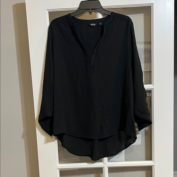 Simply Vera Vera Wang Tops - Simply Vera Vera Wang Elegant Black Blouse